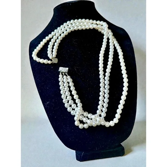 VTG Triple Strand Faux Pearl Necklace Crystal Clasp Bridal Wedding Jewelry - Picture 7 of 10